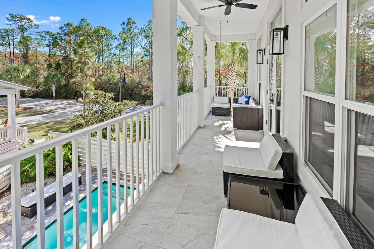Gulf Coast Retreat with Pool < 1 Mile to Beach