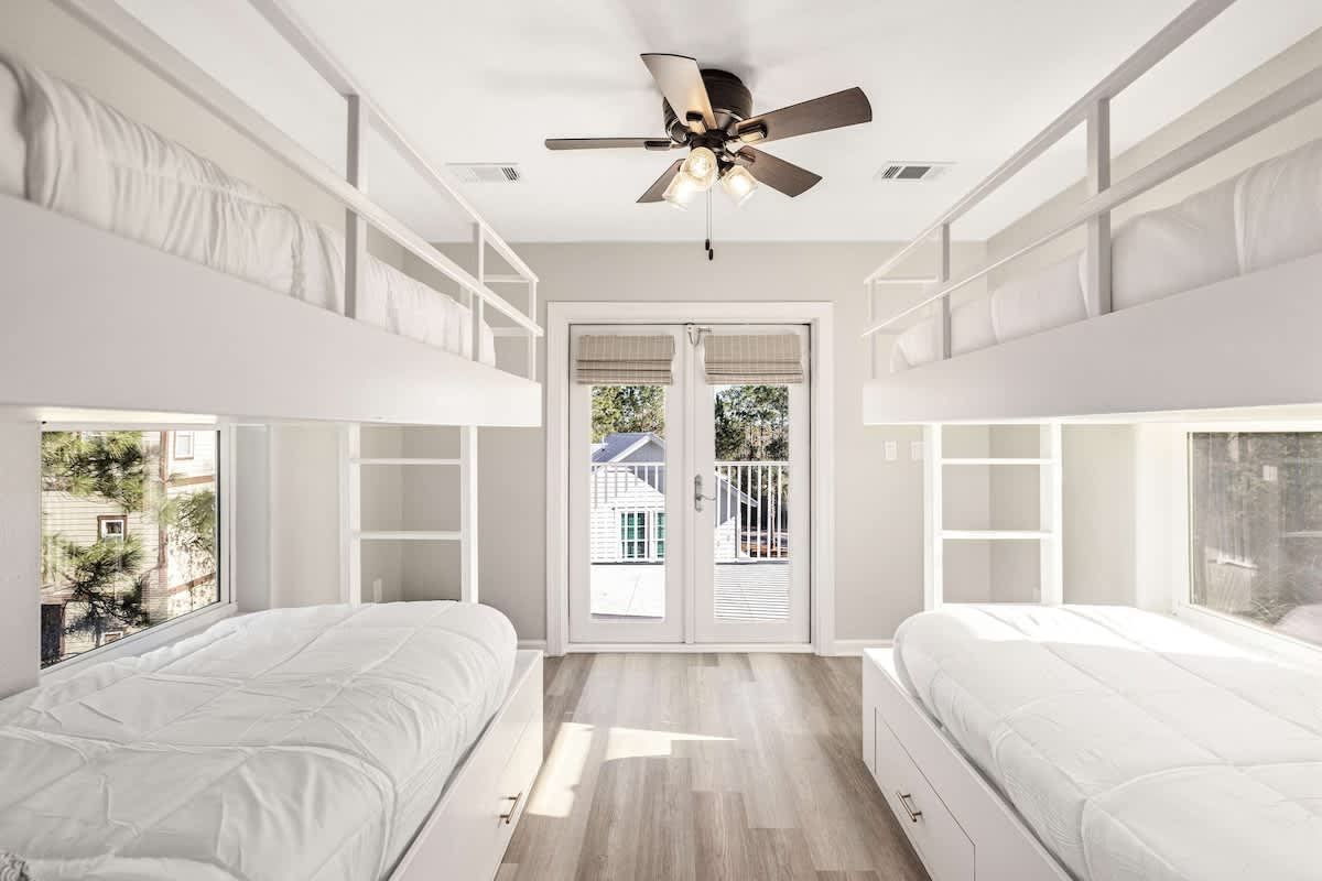 Gulf Coast Retreat with Pool < 1 Mile to Beach