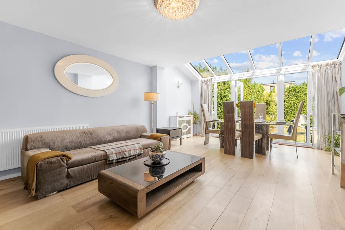 3-Bed Greenhithe Retreat | Garden near Bluewater — Kent, England — vacation rental