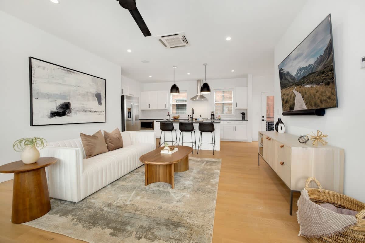 Pioneer - Arts District - Garage - 0.5 mi DT — Bentonville, AR — vacation rental