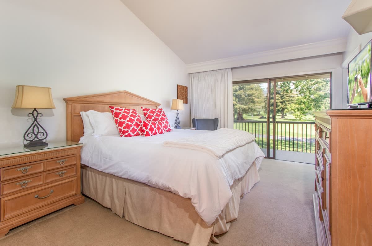 Luxury Napa Condo | Golf Views & Prime Location 3