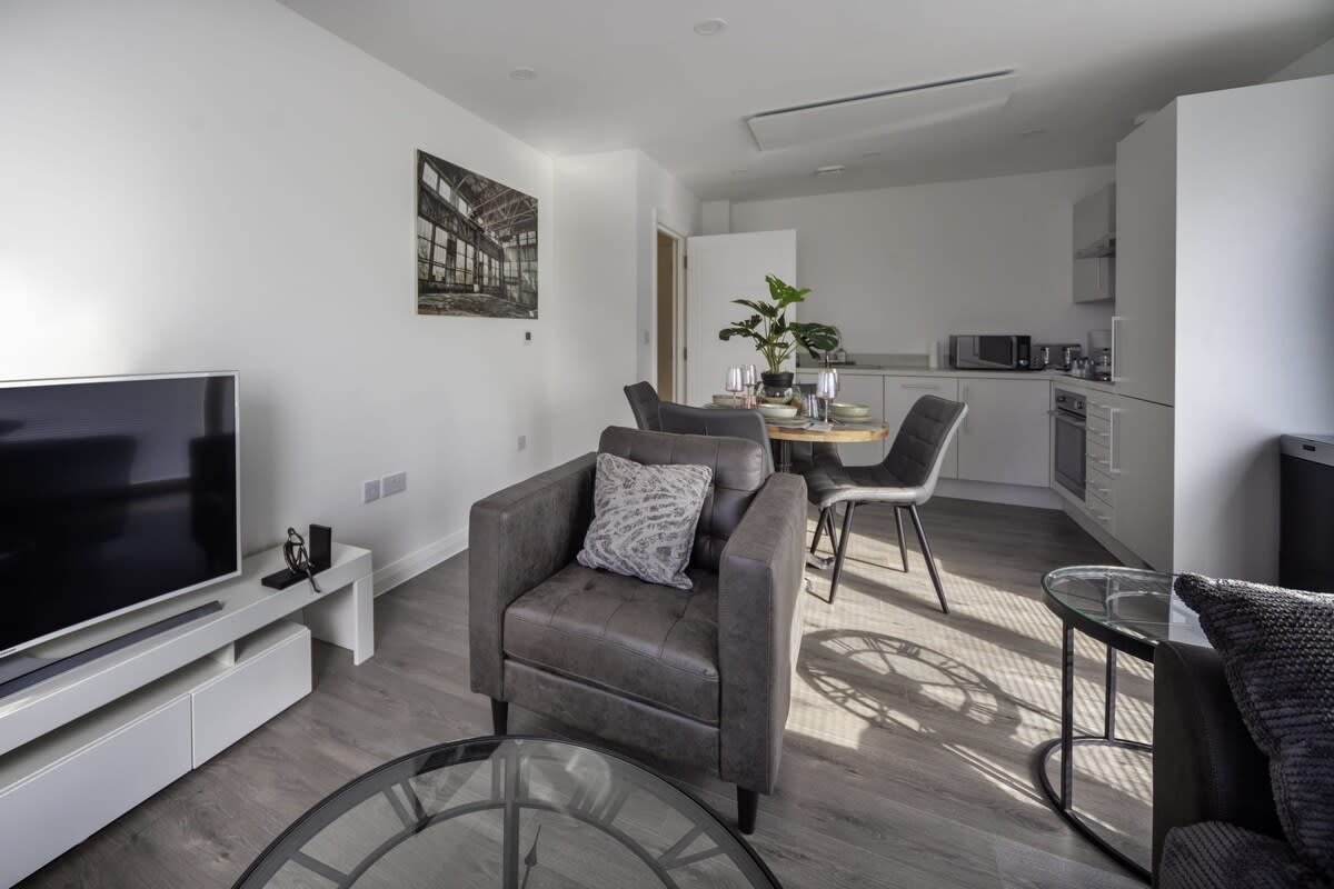 2BR Apartment | near Ashford town | Park & Balcony