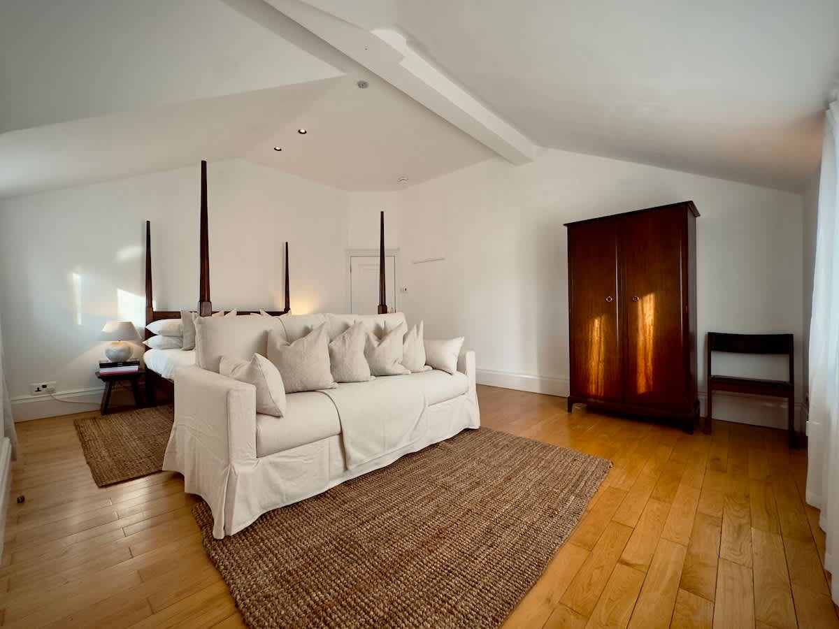Grand 2BR Penthouse | 100" Cinema | Hyde Park