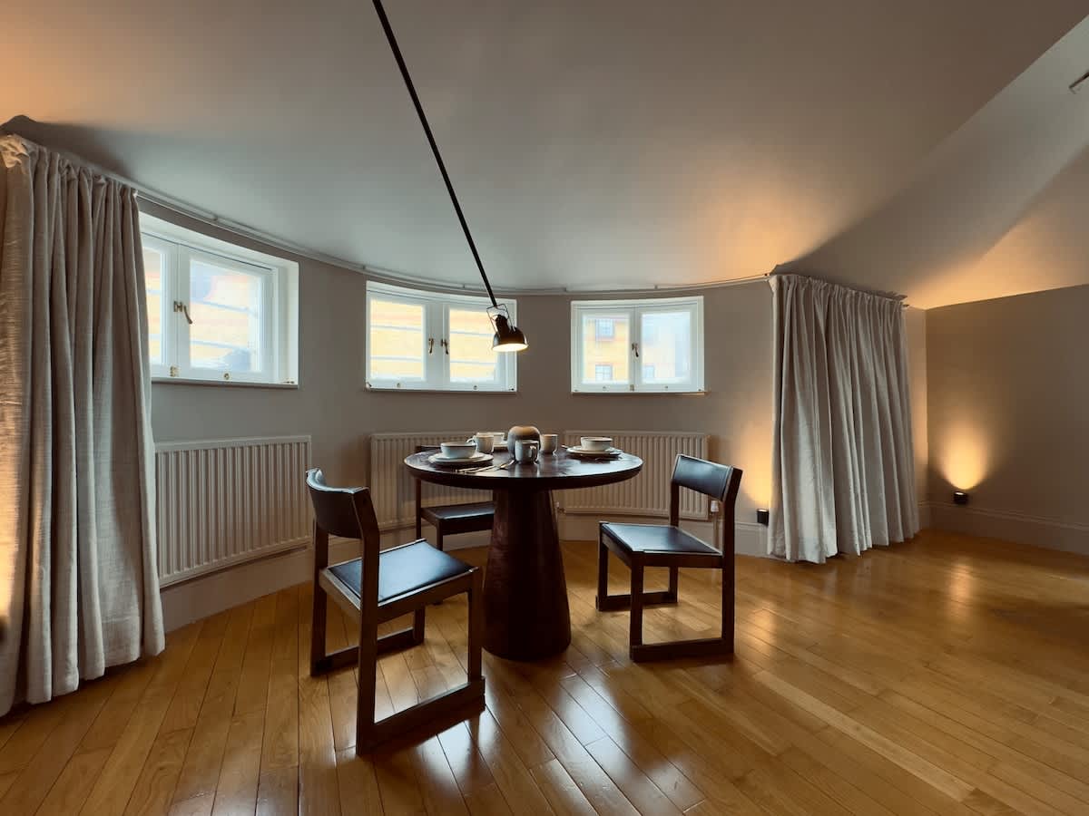 Grand 2BR Penthouse | 100" Cinema | Hyde Park
