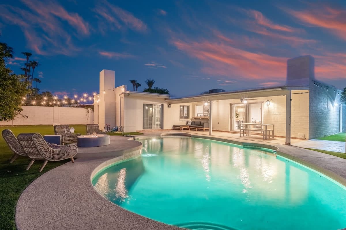 Heated Pool, Mini Putt, Large Backyard, Oasis — Scottsdale, AZ — vacation rental