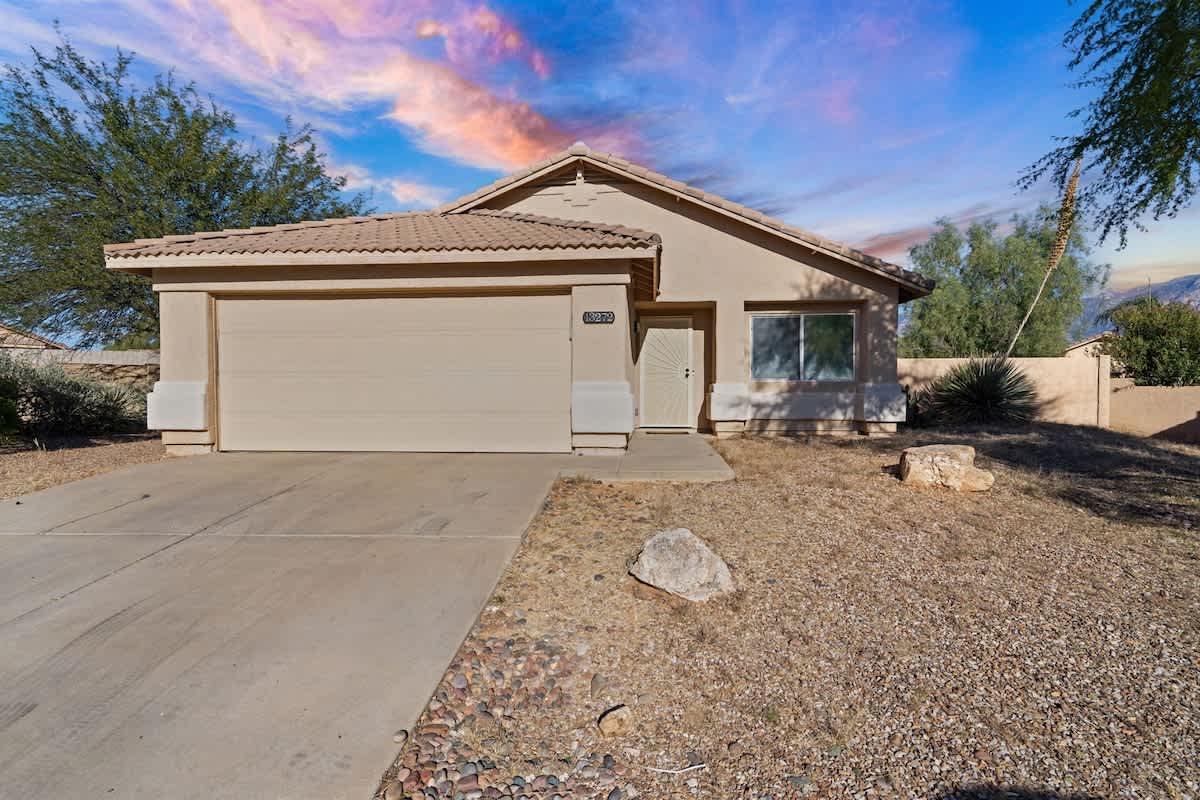 4 Bedroom Retreat in the Heart of Oro Valley 2
