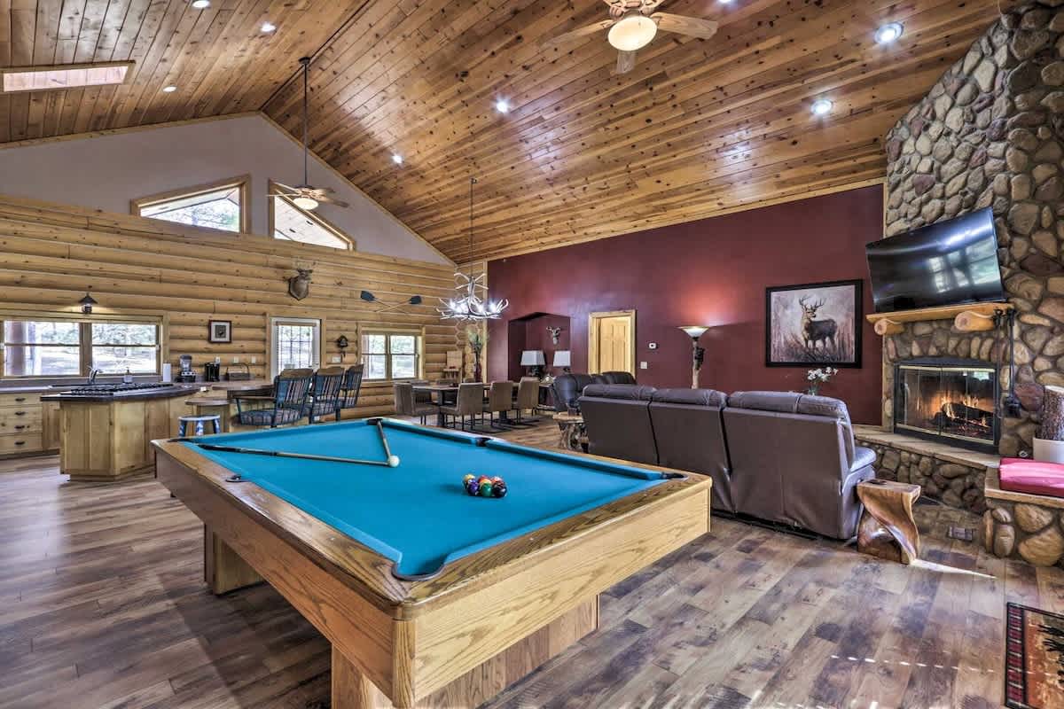 Spacious 4 Bedroom Cabin w/ Deck, Games, and Views 4