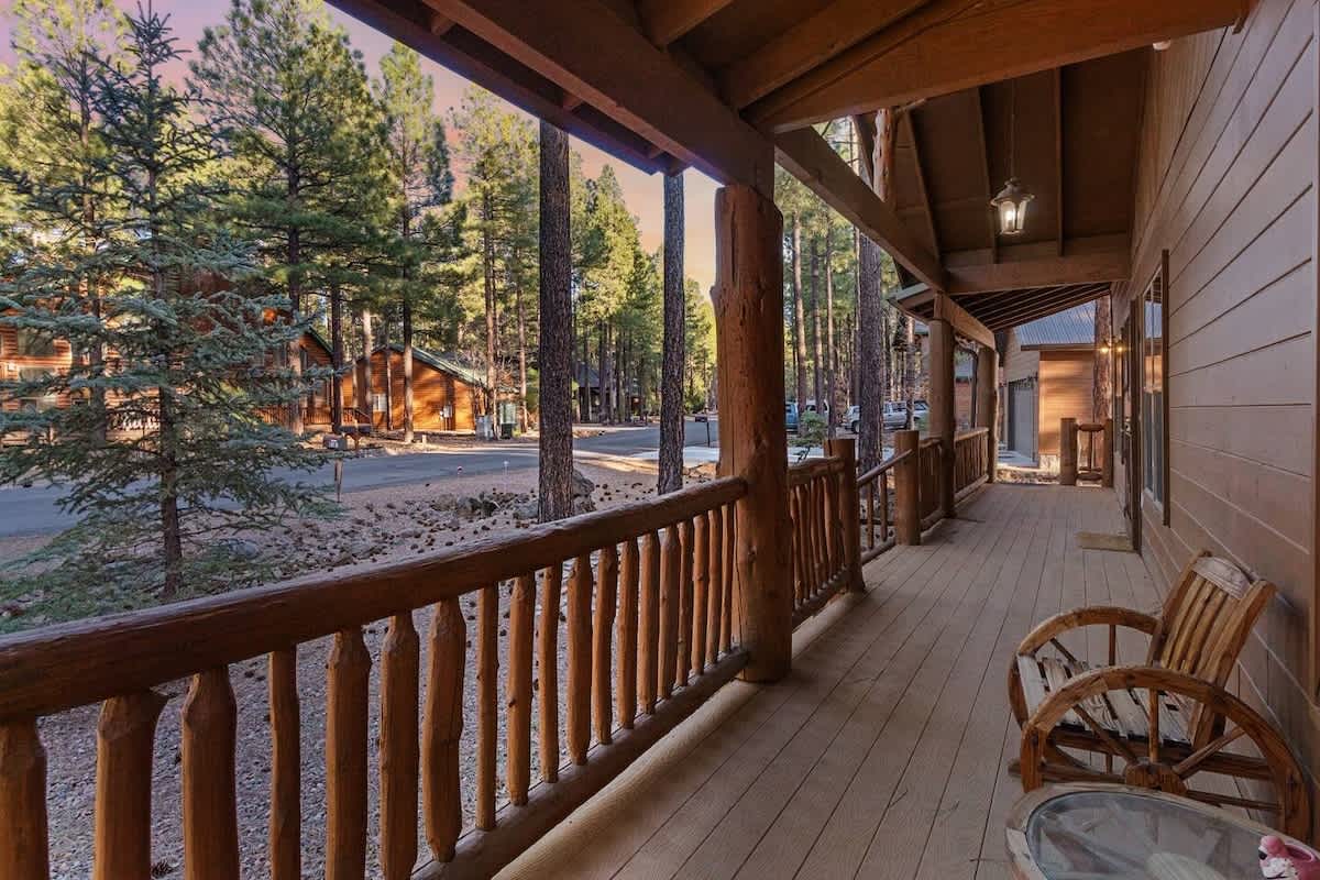 Resort Style Pine Top Cabin | Deck Views | Sleeps — Pinetop Country Club, AZ — vacation rental