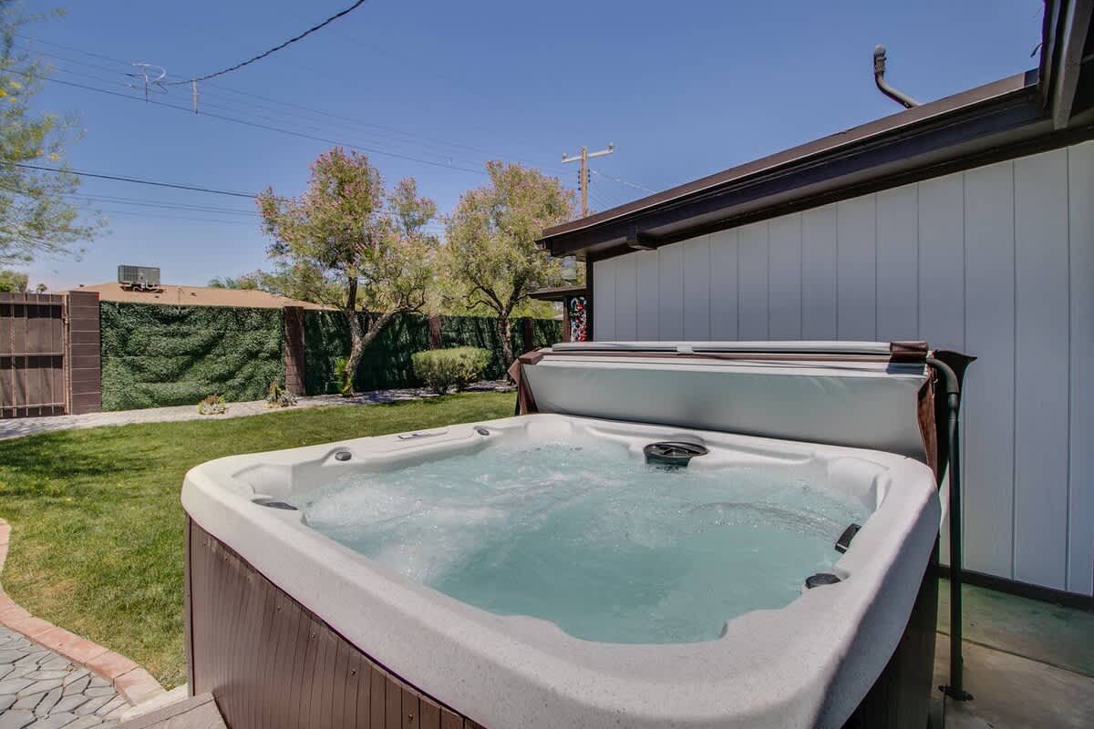 4BR with Jacuzzi, Patio lounge & Games |Phoenix DT — Phoenix, AZ — vacation rental