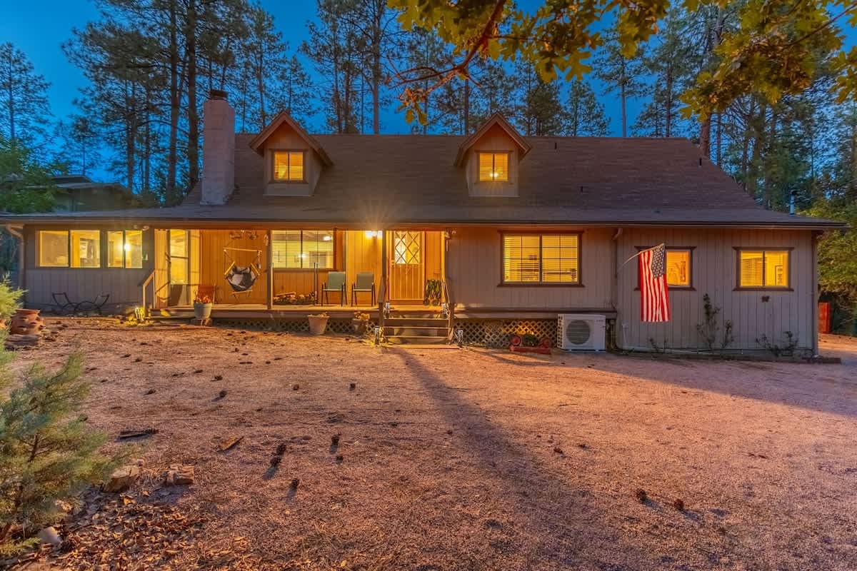 Spacious 8-Bedroom Cabin Getaway in Pine — Pine, AZ — vacation rental