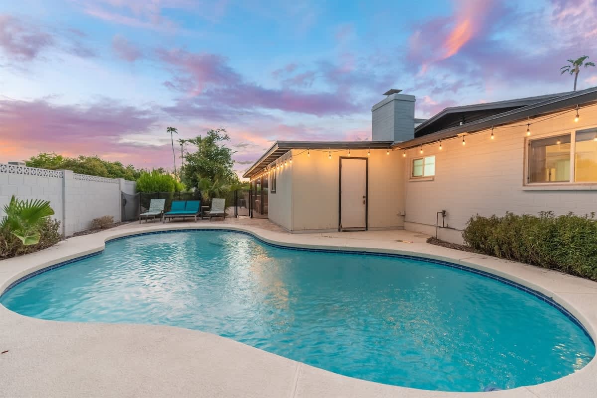 Sparkling Pool, 4 Bedroom, Grill, Great Location — Mesa, AZ — vacation rental