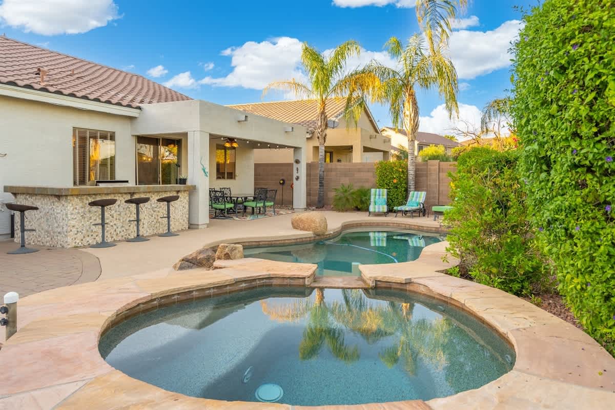 Modern 4-BR Home, Heated Pool, Jacuzzi, Grill — Mesa, AZ — vacation rental