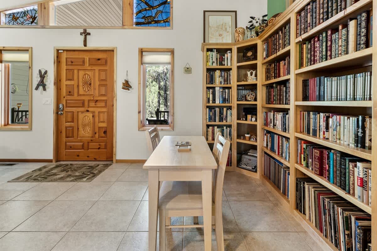 Charming Woodland 3BR Retreat | Sleeps 10 2