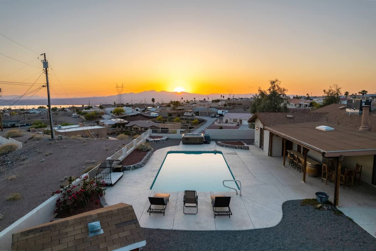 Sunset Lake Views | Pool • Hot Tub • Sleeps 16 5