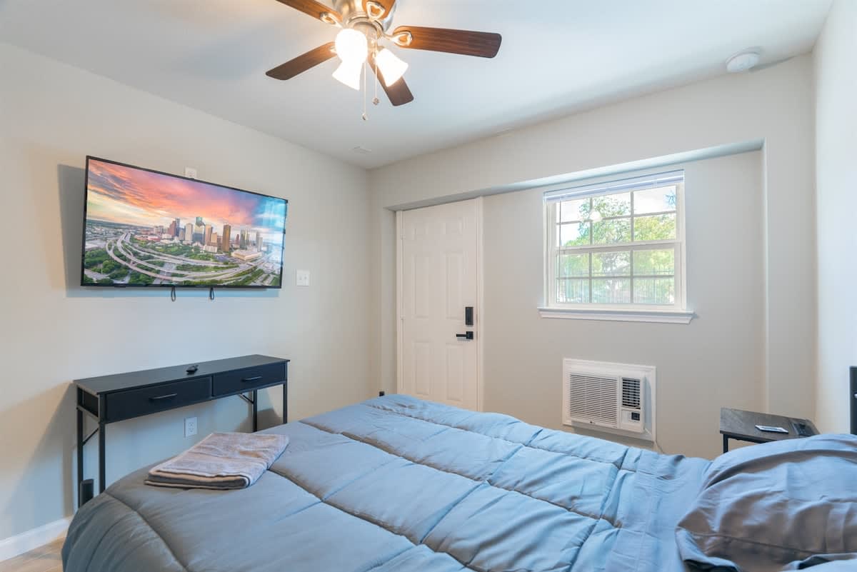 Beautiful 1BR APT | Downtown Houston