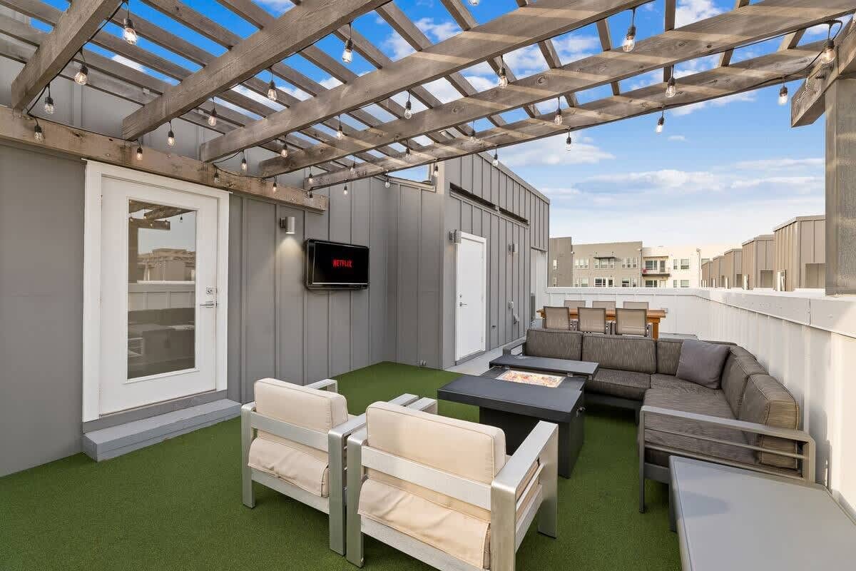 Downtown Dallas, Luxe Home, Walkable, Group Friendly — Dallas, TX — vacation rental