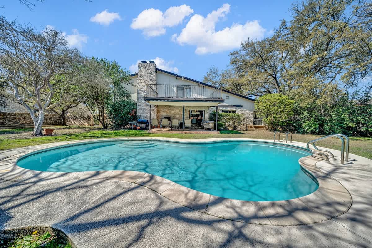 4BR Home with Pool, Grill, Sleeps 12 Near AFB — Universal City, TX — vacation rental