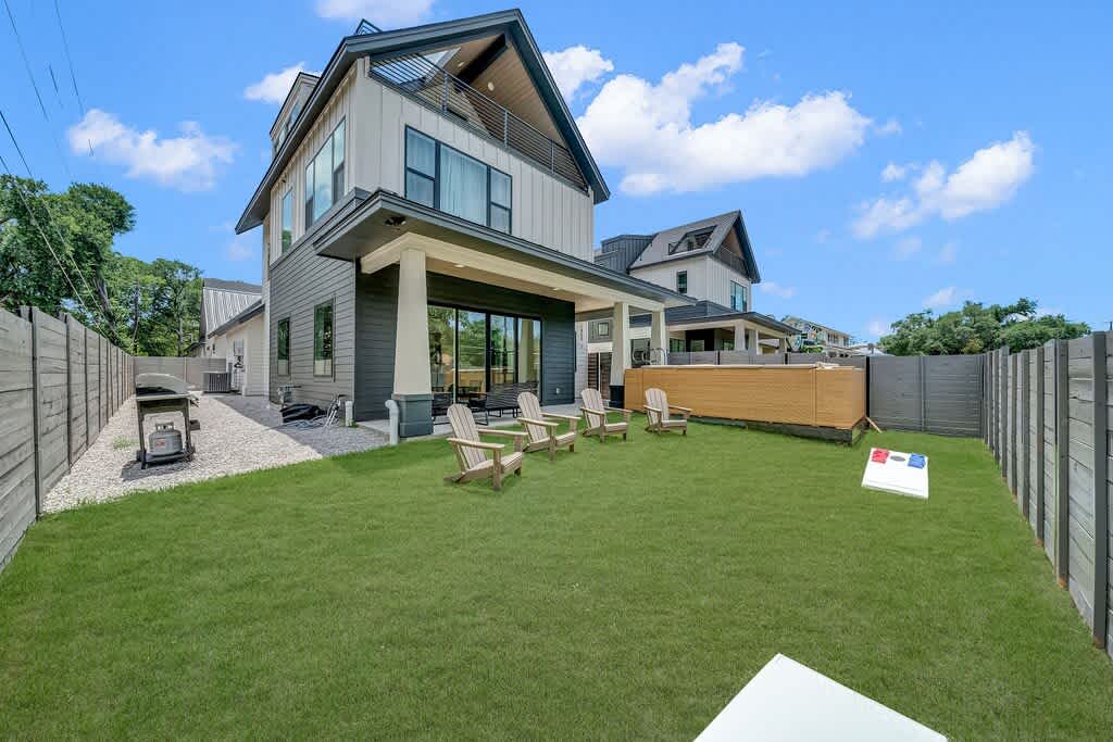 Sleeps 42, 2 Pools & Game Room 11BR near Downtown — Austin, TX — vacation rental
