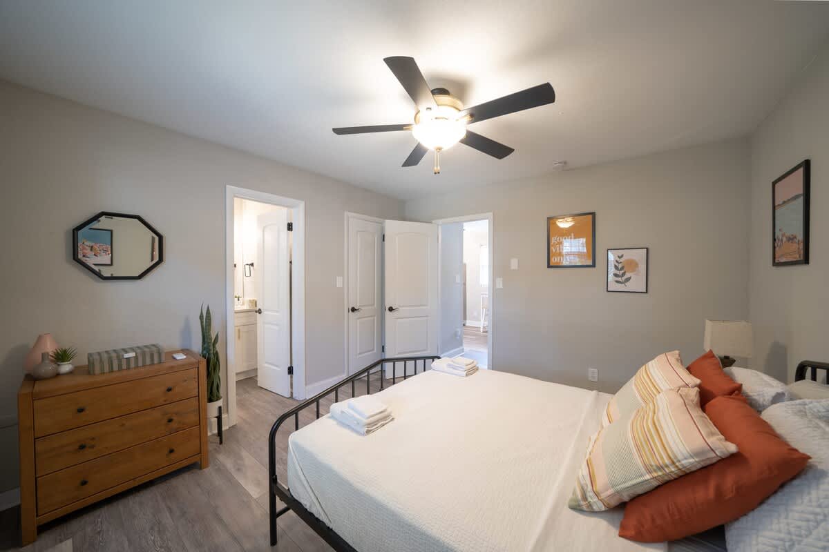 OV Mosaic - Rain Suite — Norfolk, VA — vacation rental
