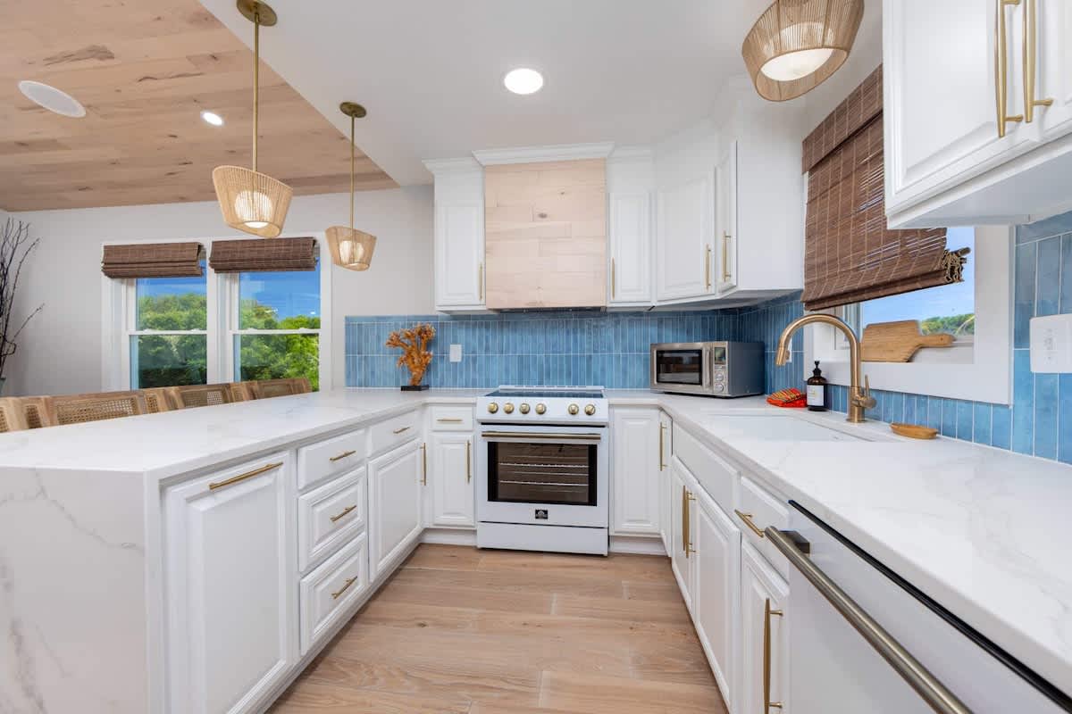  2 Private Living Spaces, 2 Hot Tubs and Bikes! — Kill Devil Hills, NC — vacation rental