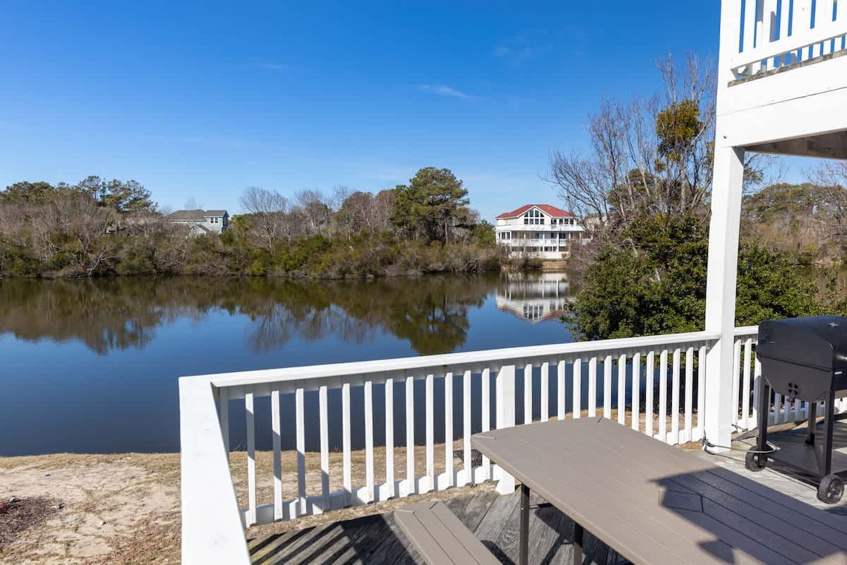 Dog Friendly, Lakefront, Community Pools — Corolla, NC — vacation rental