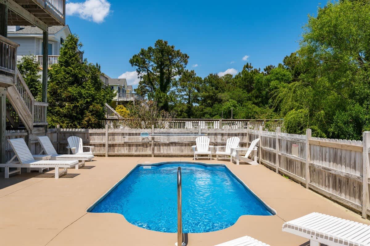 Private Pool, Hot Tub & 6 Min to Toes in the Sand — Corolla, NC — vacation rental
