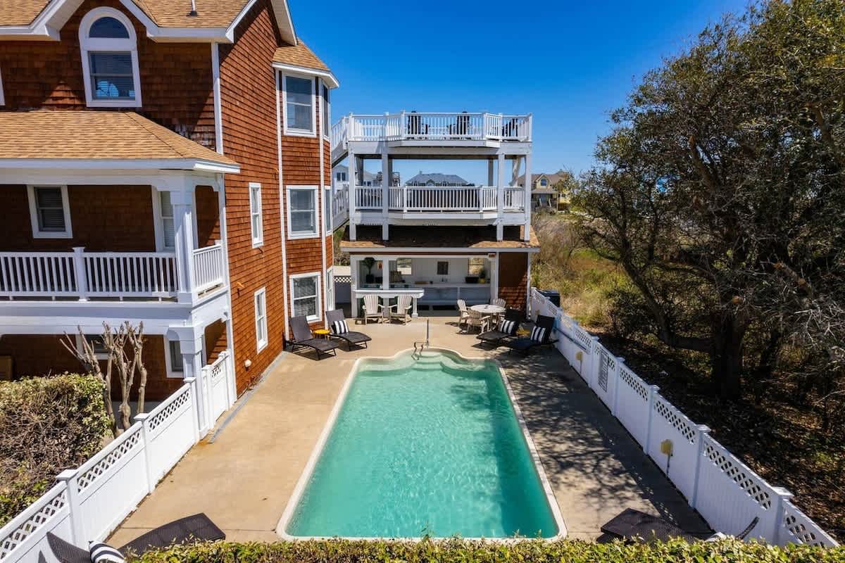 Private Pool, Ocean Views & 3-Min Walk to the Beach — Corolla, NC — vacation rental