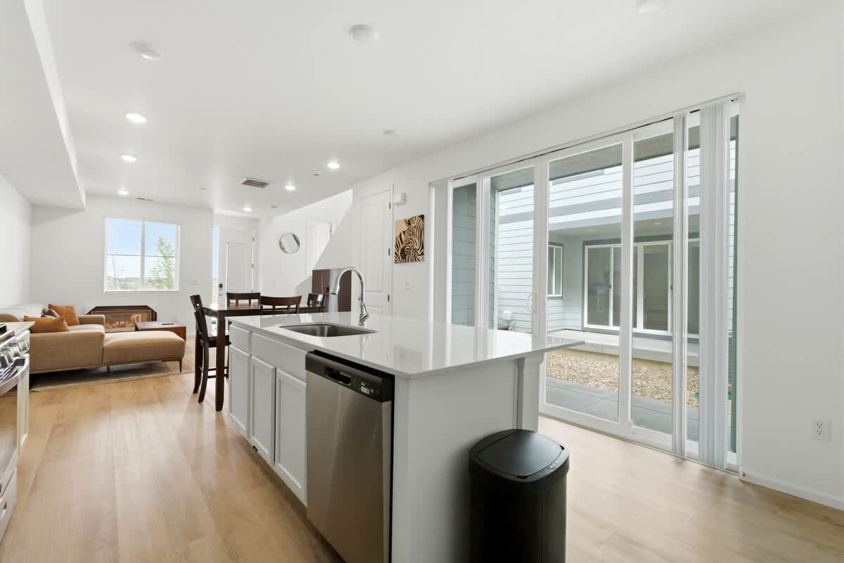 Aurora Modern Retreat