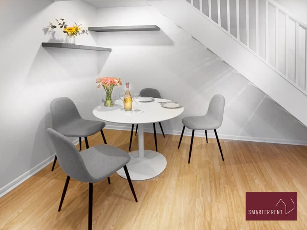 Farnborough -  2 Bedroom House - With Parking