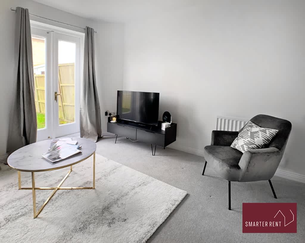 Bracknell - Modern 2 Bedroom House - With Parking
