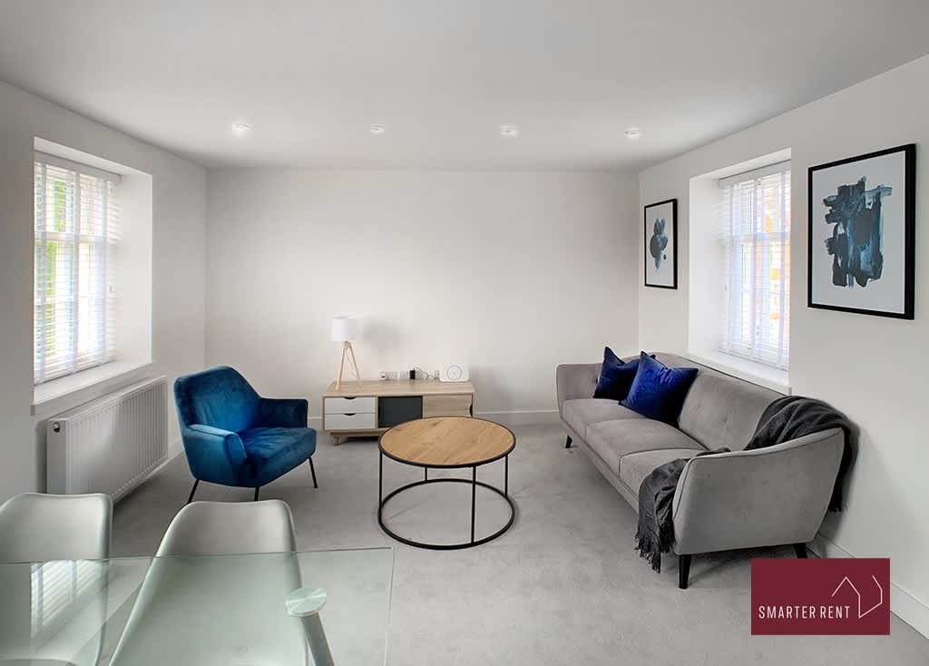 Eton, Windsor - 2 Bedroom Flat - With Parking