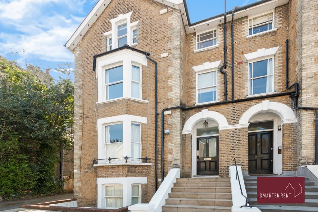 Richmond - 2 Bedroom Duplex Flat - With Parking