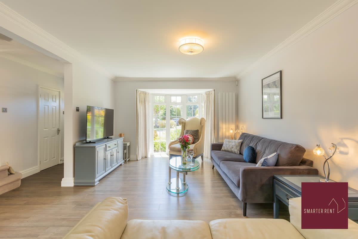 Kingston, 4 Bedroom House, Parking