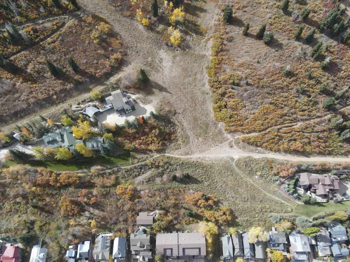 Woodside Elegance | Ski-In Ski-Out Escape | Photo 43