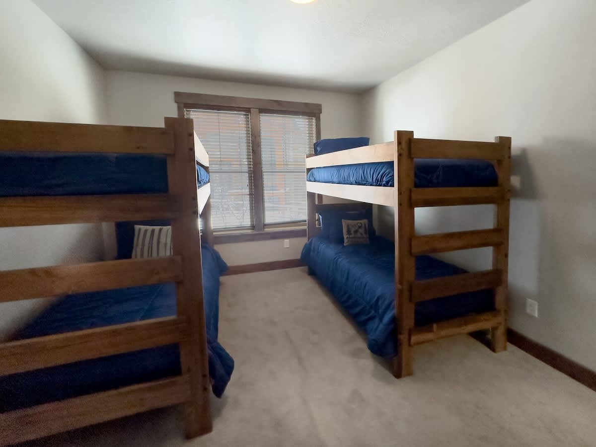 Ideal Condo 2 Minute Drive to Deer Valley's Lift | Photo 17