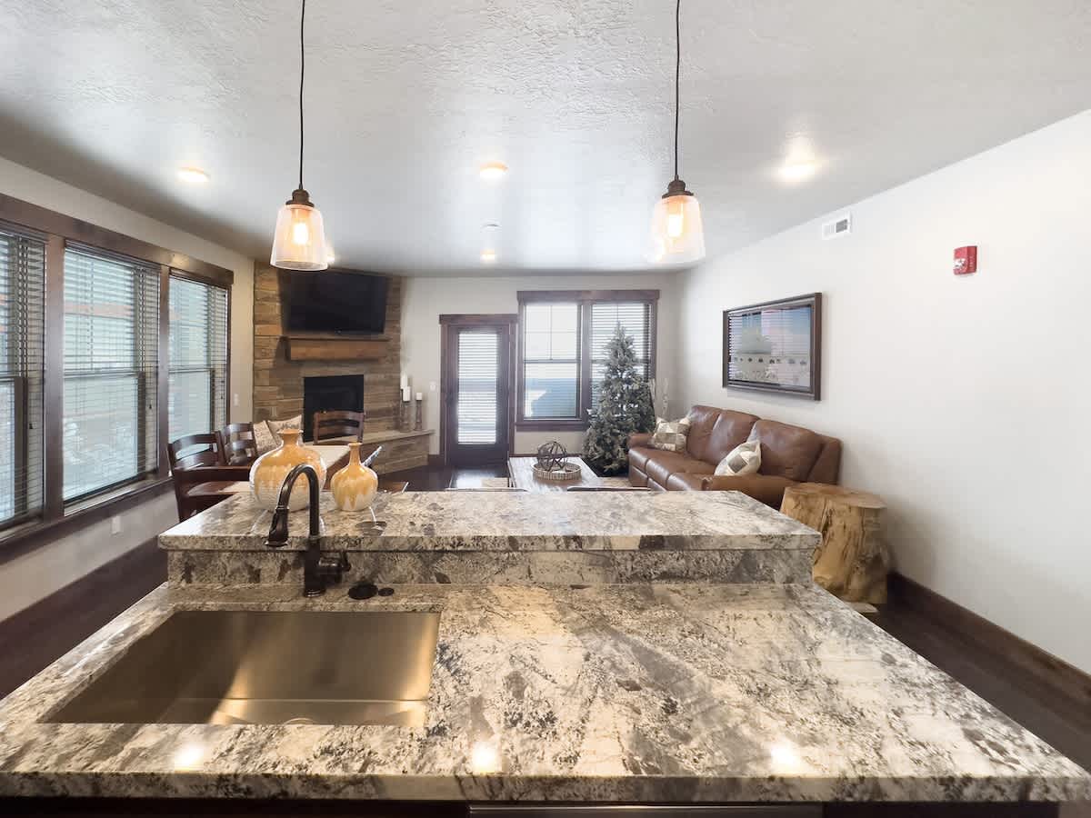 Ideal Condo 2 Minute Drive to Deer Valley's Lift | Photo 8