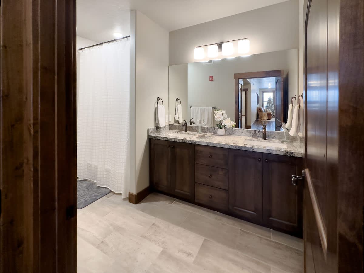 Ideal Condo 2 Minute Drive to Deer Valley's Lift | Photo 18