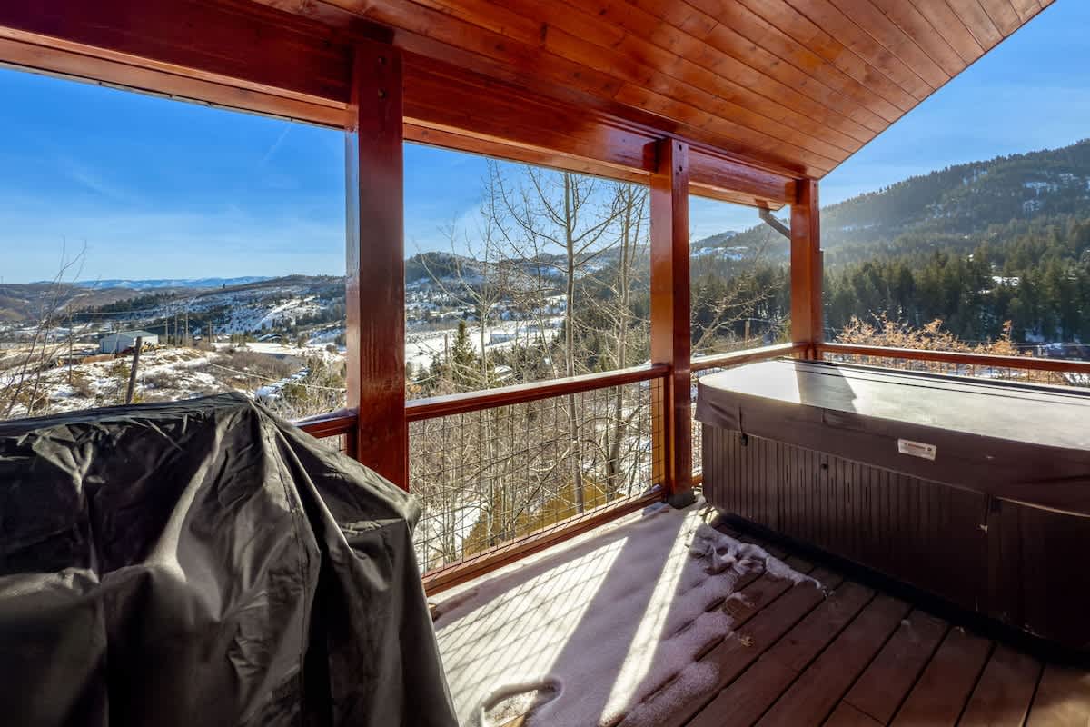 Cozy Rustic Escape Near Park City Adventures 5