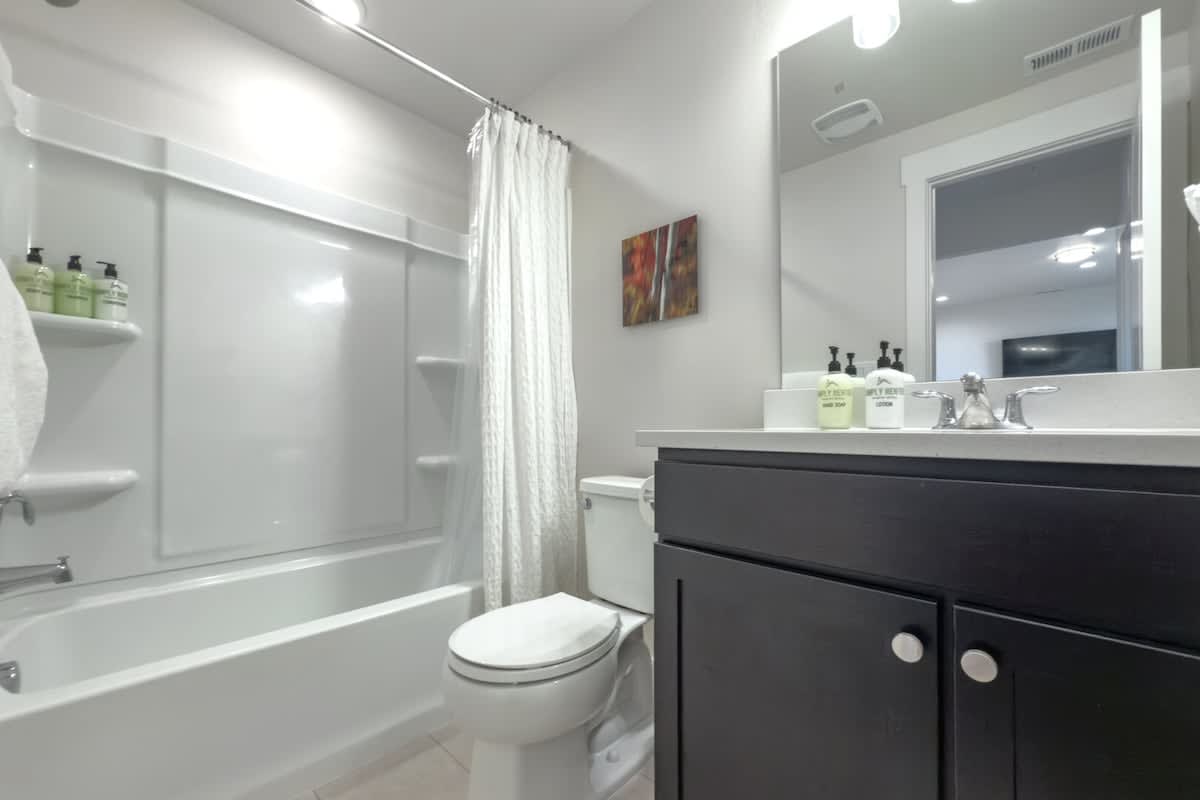 Floor 1 Bathroom