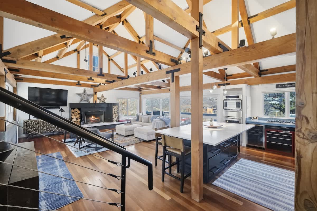 Living Room / Kitchen