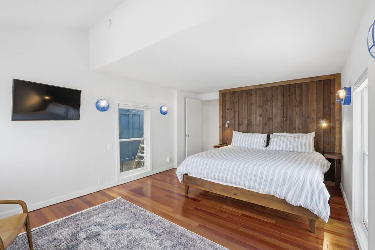 Apartment Bedroom