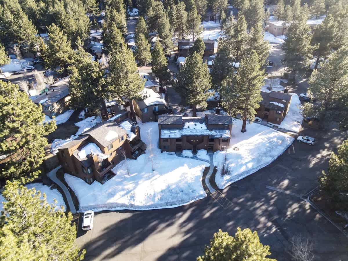 Mountain Condo | Spa Pool and Ski Shuttle Access 2