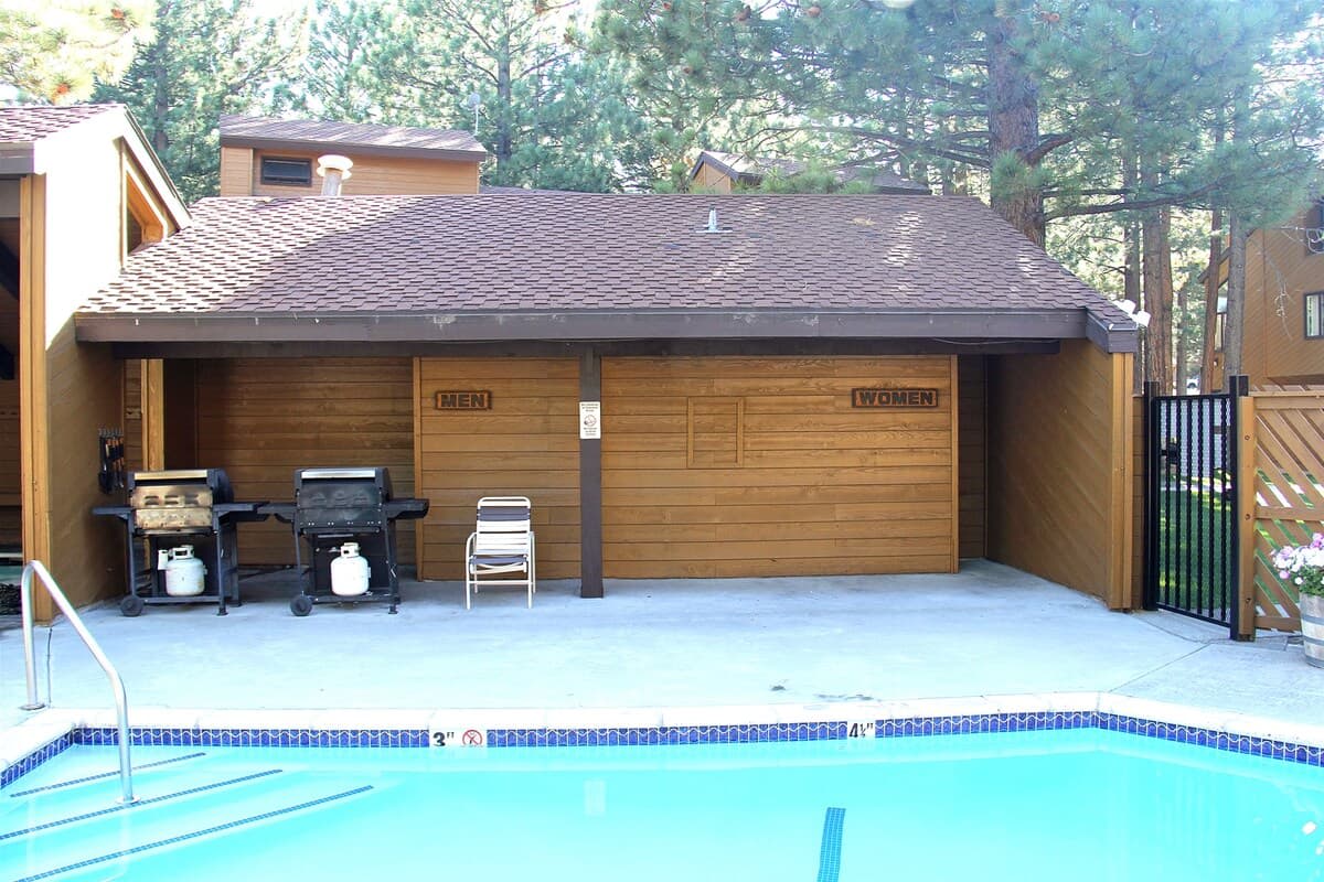 Mountain Condo | Spa Pool and Ski Shuttle Access 3