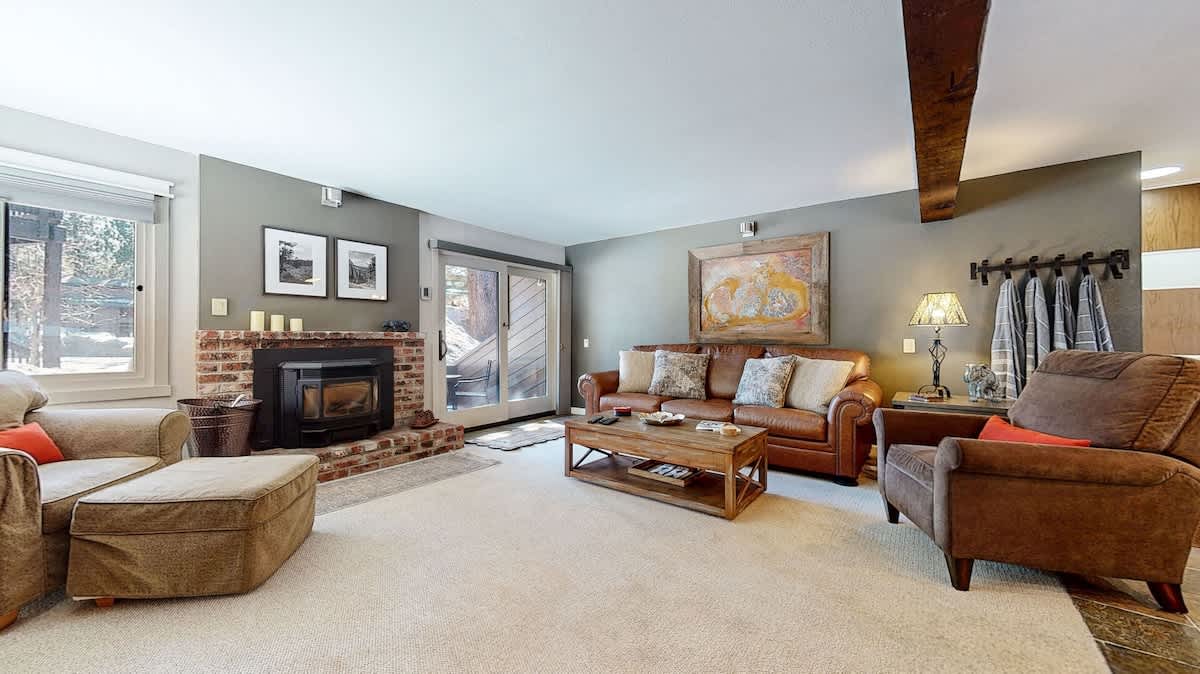 Mountain Condo | Spa Pool and Ski Shuttle Access