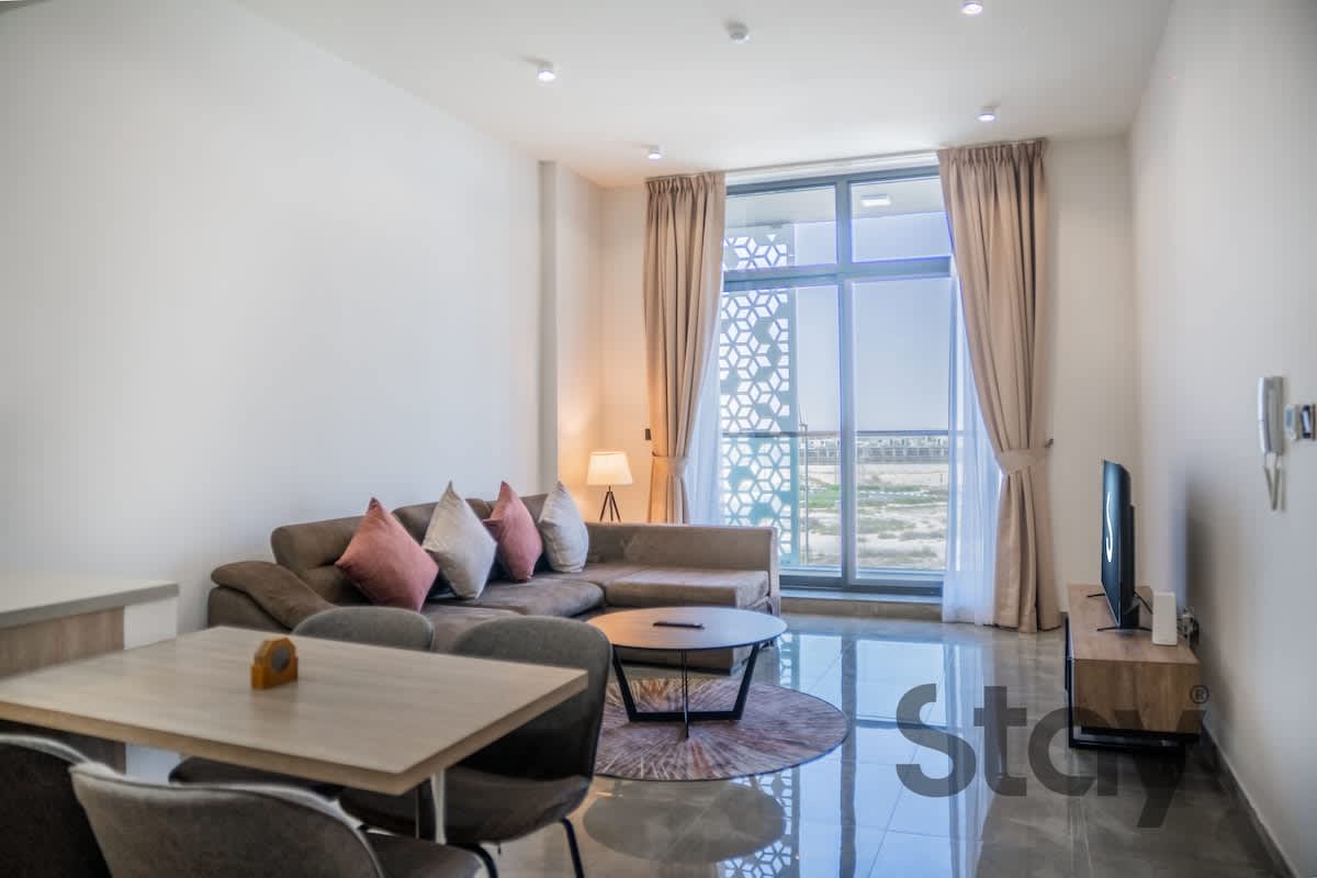 Bright 2BR + Pool & Gym, Minutes to Expo City, Dubai