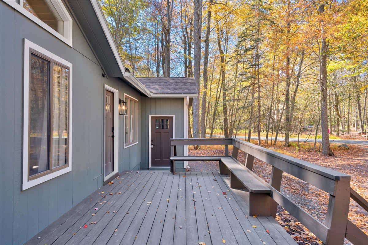 Emerald Pines Cabin | Lake Access | Hot Tub