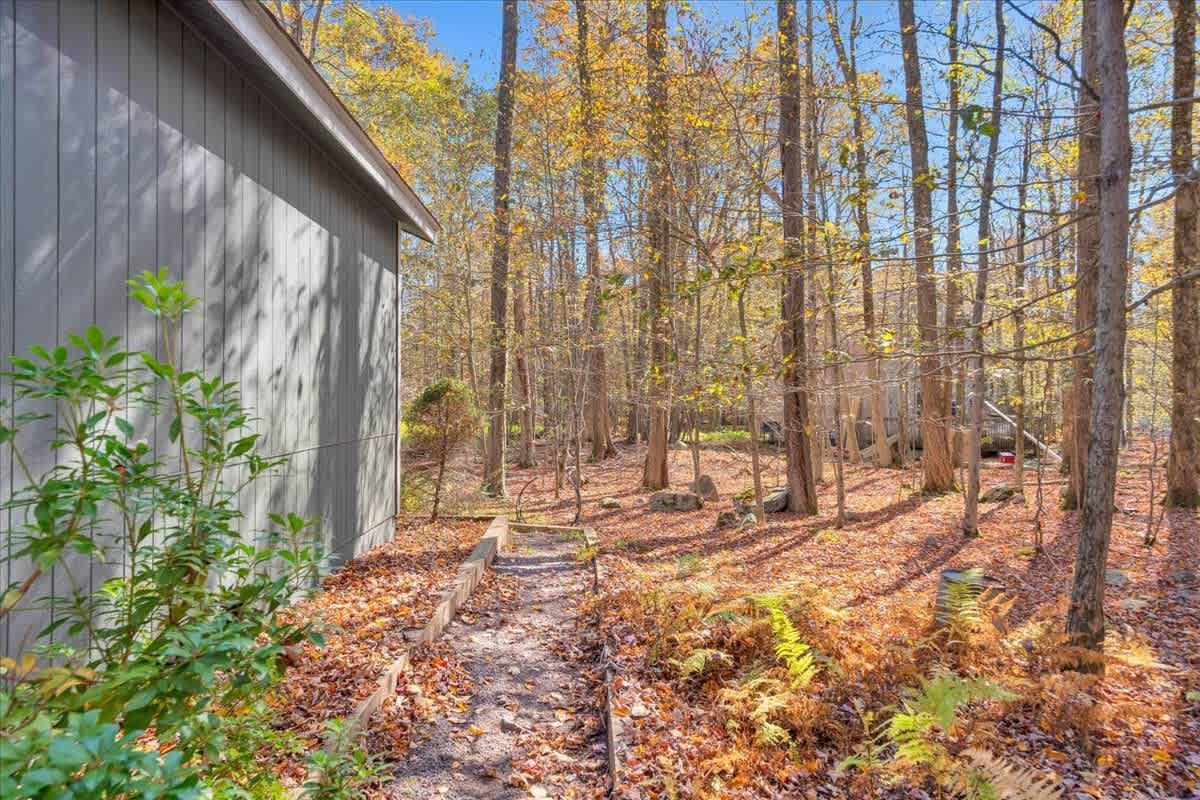 Emerald Pines Cabin | Lake Access | Hot Tub