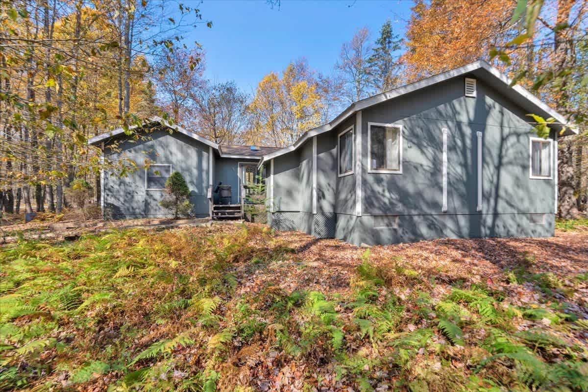 Emerald Pines Cabin | Lake Access | Hot Tub