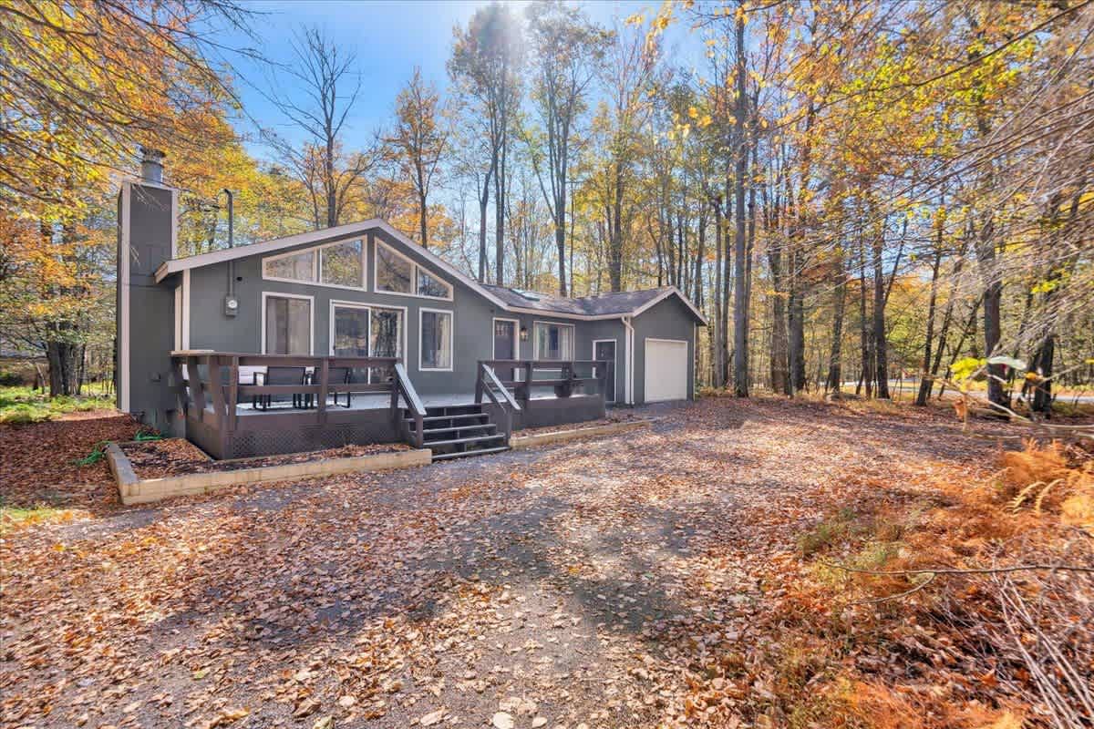 Emerald Pines Cabin | Lake Access | Hot Tub