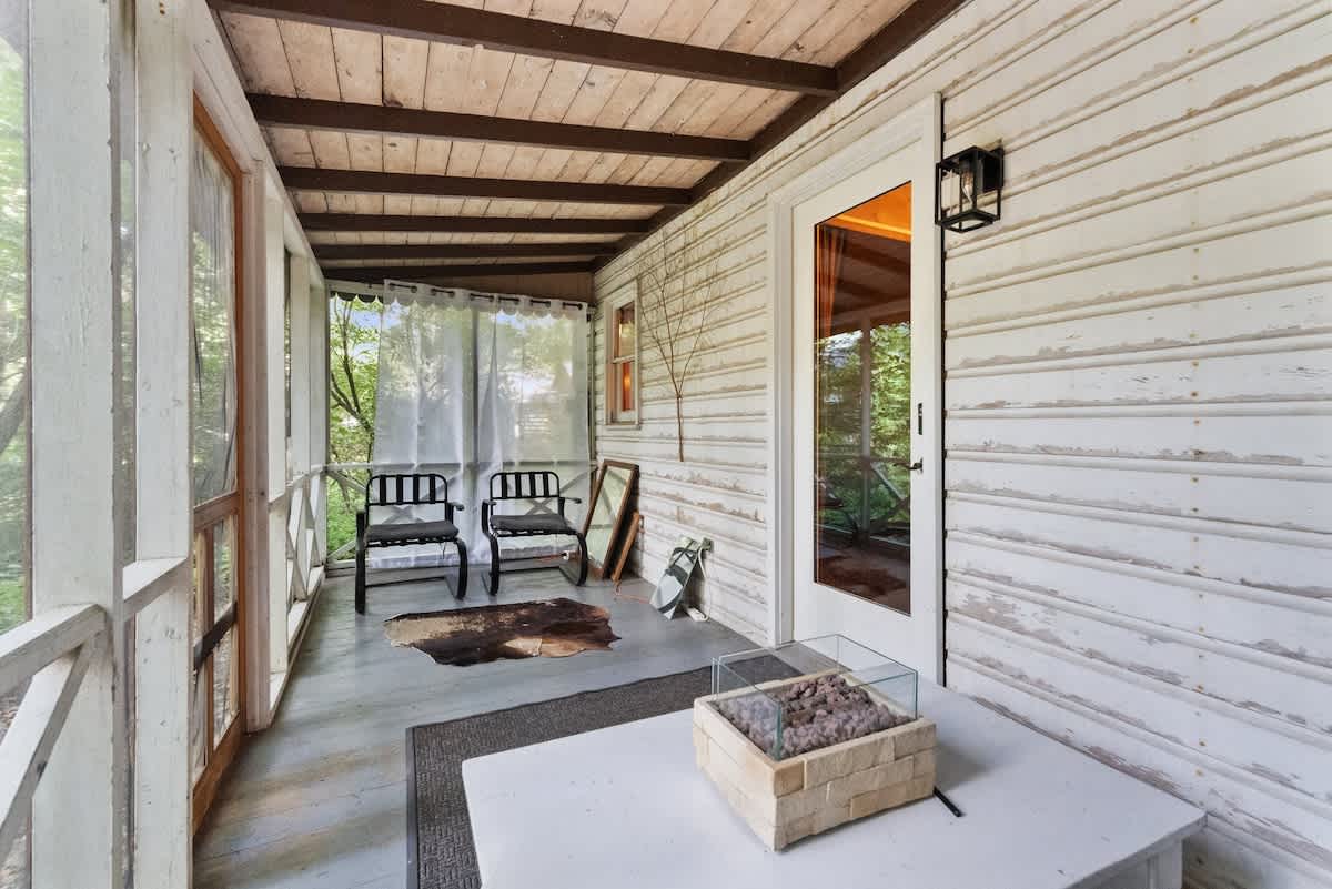 Pocono Cabin | Firepit | BBQ | Pet Friendly